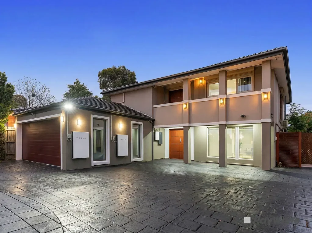Dandenong North 5कमरा Quality, Space and Modern Family Luxury!