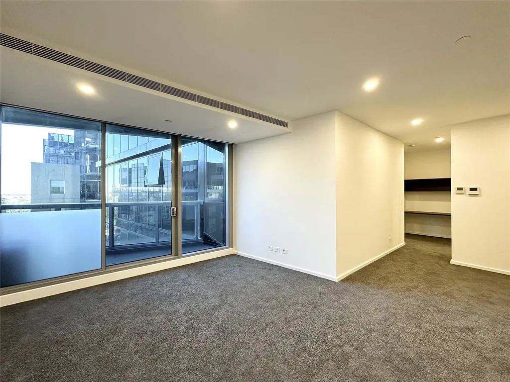 UNFURNISHED CHIC ONE BEDROOM APARTMENT LOCATED IN HEART OF SOUTHBANK