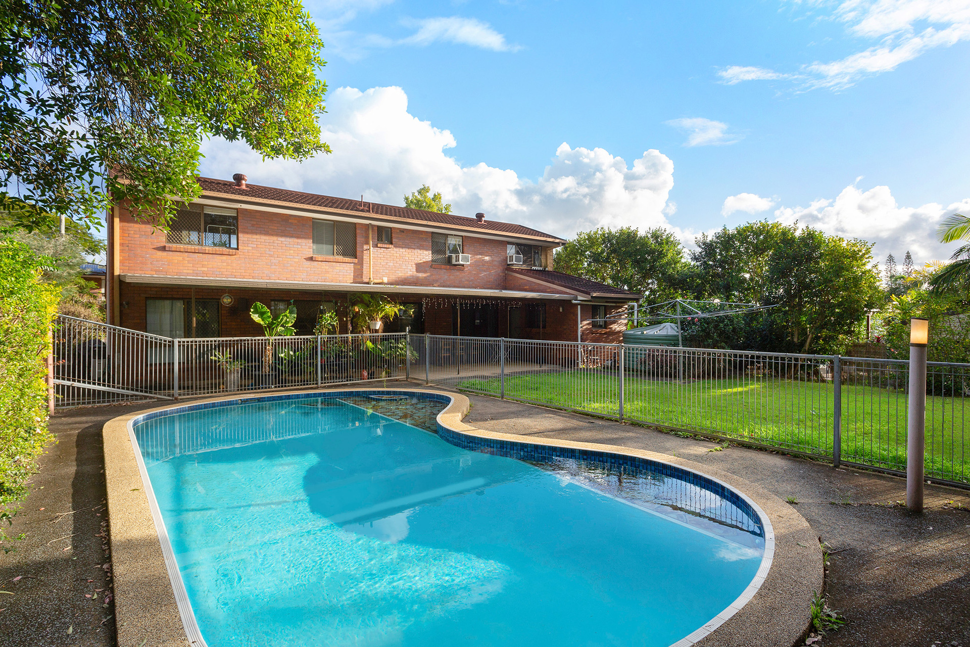 8 DEEN ST, ROCHEDALE SOUTH QLD 4123, 0 rūma, 0 rūma horoi, House