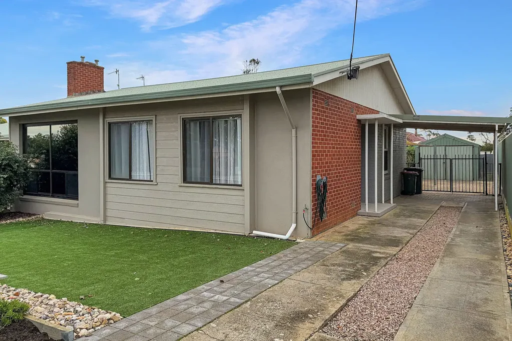 Stylishly Renovated Family Home in Prime Central Location