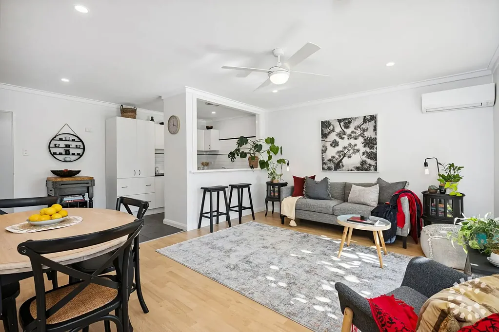 9/4 Robinson Street, Fremantle, WA 6160