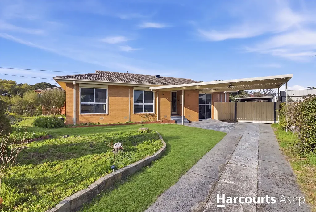 Dandenong North 3房 Dandenong North 黄金地段全新翻修的家庭住宅 Freshly Renovated Family Living in a Prime Dandenong North Location
