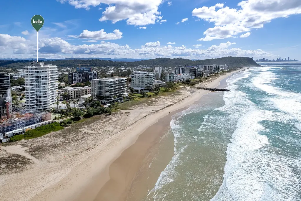 Palm Beach 2 Bedroom Unbeatable Beachfront Location