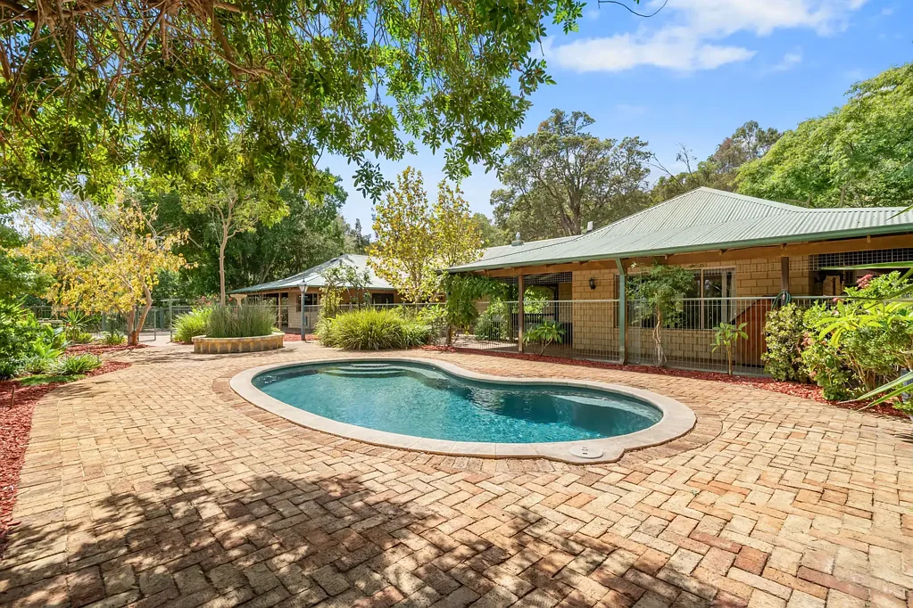 16 McKay Drive, Serpentine, WA 6125