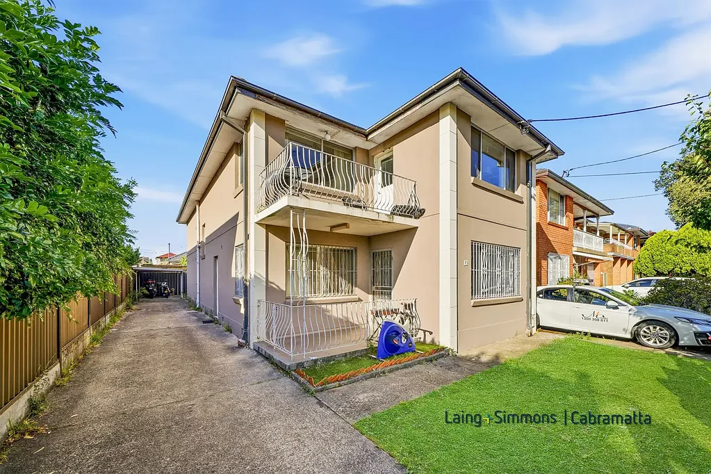 Rosebery 8房 双砖双层八卧 360㎡阔地 朝北阳台 双车道泊位 地段优越 DUAL INCOME DOUBLE-STORY HOME IN PRIME ROSEBERY LOCATION