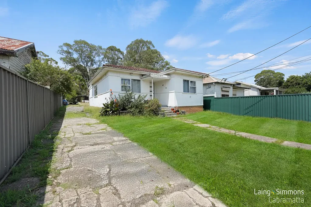4 Studley Street, Carramar, NSW 2163