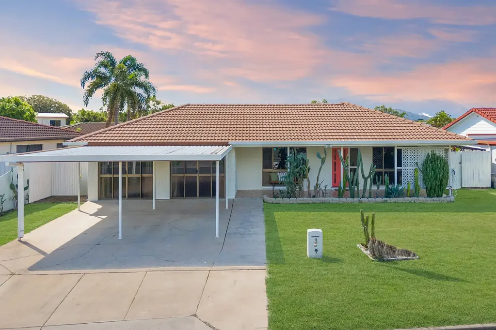 Annandale 4房  Spacious Family Living with Poolside Entertaining in Prime Annandale Location