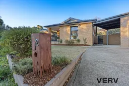 2 Lock Place, Wanniassa