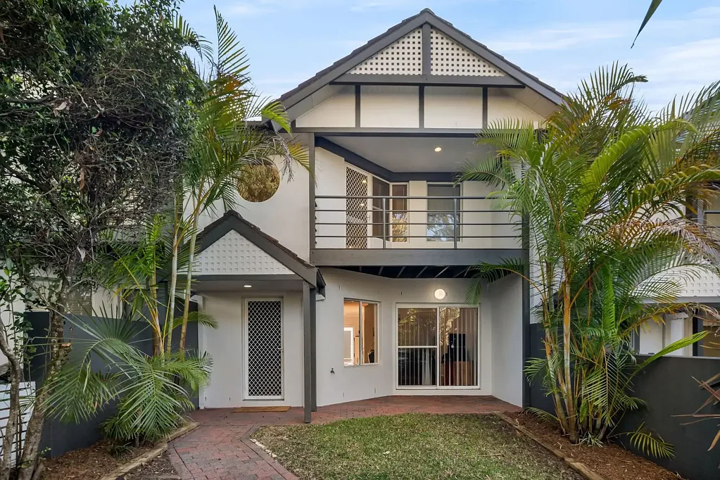 Caringbah South 3ਬੈੱਡਰੂਮ Expansive, Light-Filled & Private