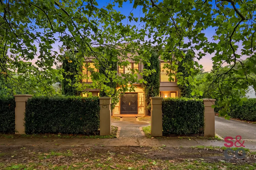 Large family or share house in the heart of city
