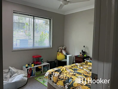 बेडरूम - 19 FIRETAIL AV, REGENCY DOWNS QLD 4341