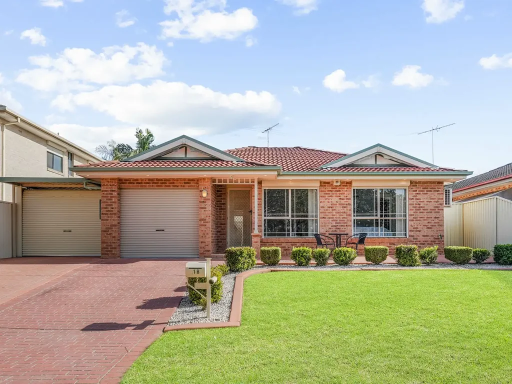 1B Bellata Place, Hinchinbrook, NSW 2168