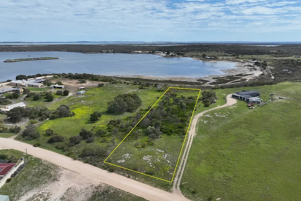 Mount Dutton Bay Home of whiting and family beach days