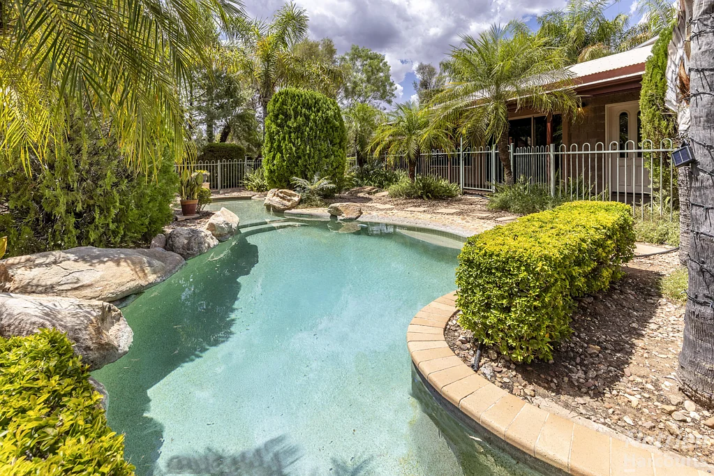 Desert Springs 4房  Rare Gem in the Heart of Desert Springs!