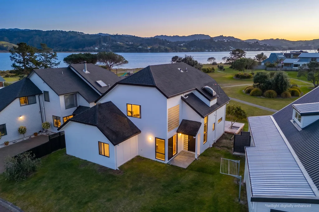 Pauanui 5Moenga Stylish Refresh, Stunning Views!