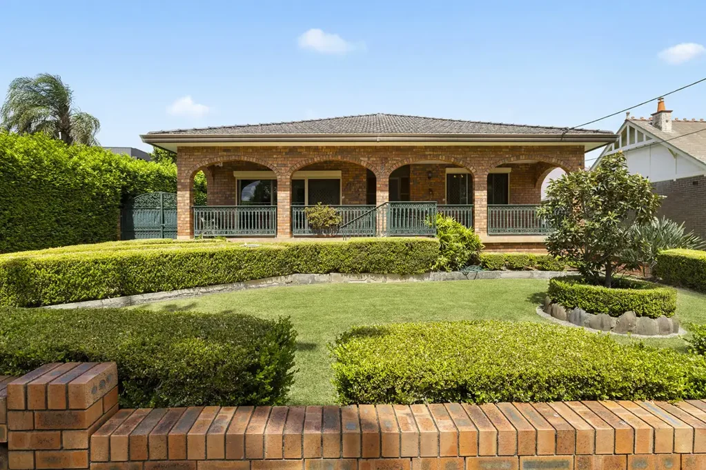 Croydon 3Habitaciones Elegant Full Brick Home in The Prestigious Malvern Hill Estate