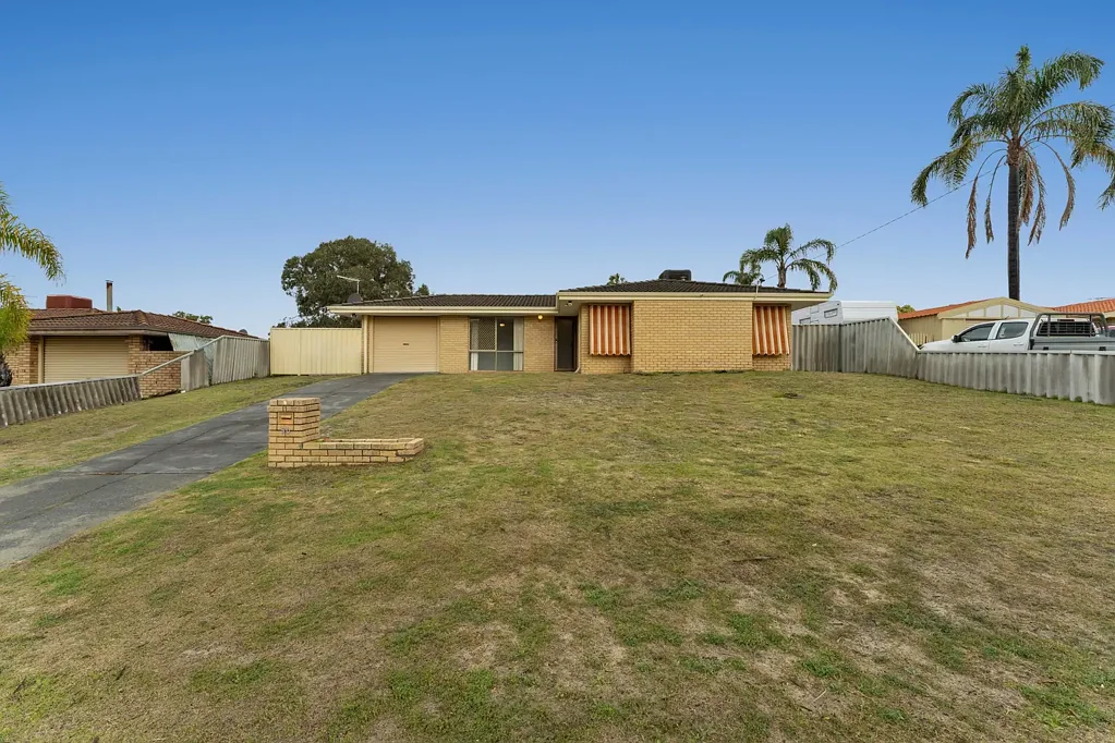 Langford 3ਬੈੱਡਰੂਮ Beautiful Refurbished Home on Large R20 Block - Ready to Move In!
