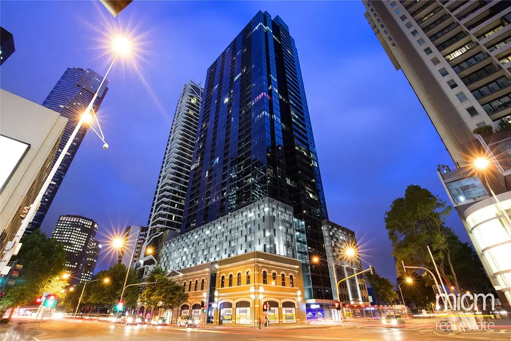 STYLISH & SPACIOUS FURNISHED 2 BEDROOM 2 BATHROOM 1 CARPARK APARTMENT LOCATED IN THE HEART OF SOUTHBANK