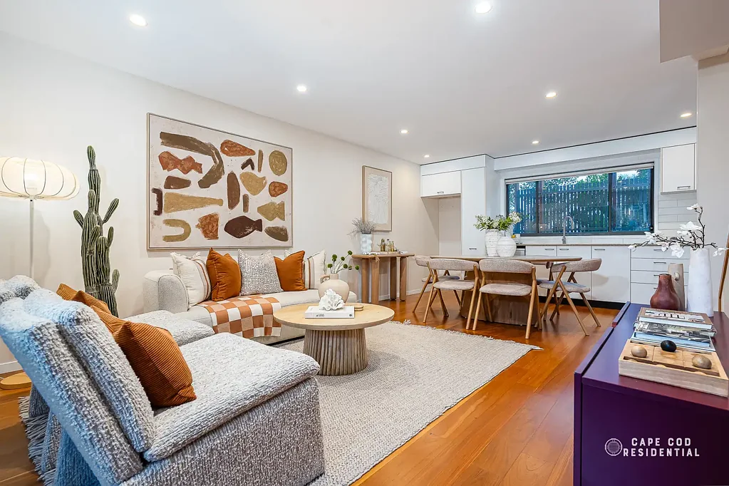 Greenslopes 3房  完美三层的3卧3卫联排别墅，位于Cavendish Road SHS学区范围内  Immaculate 3 Level, 3 Bed, 3 Bath Townhouse In The Cavendish Road SHS Catchment