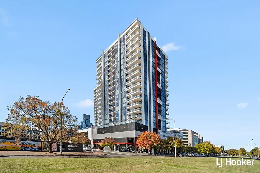 Belconnen 2房  Eagle-Eye Views & Light-Filled Living