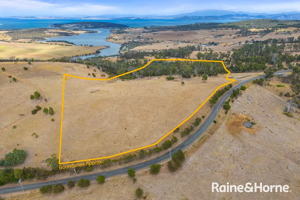 412 Sugarloaf Road, Carlton River, TAS 7173