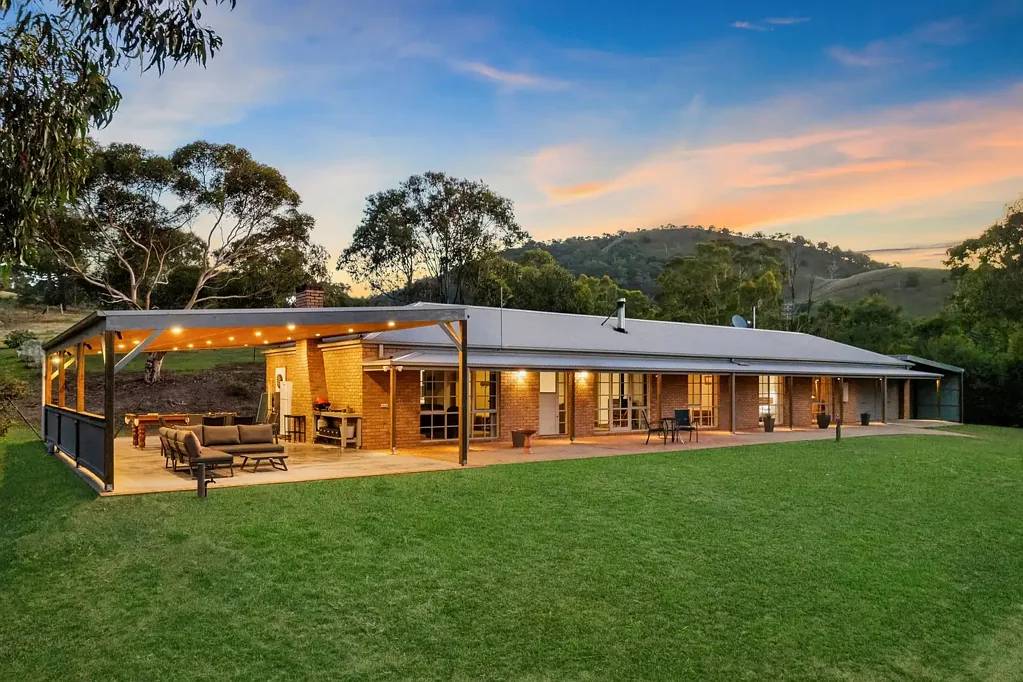 Bonnie Doon 4બેડરૂમ Settle in, switch off, and soak up the best of Bonnie Doon