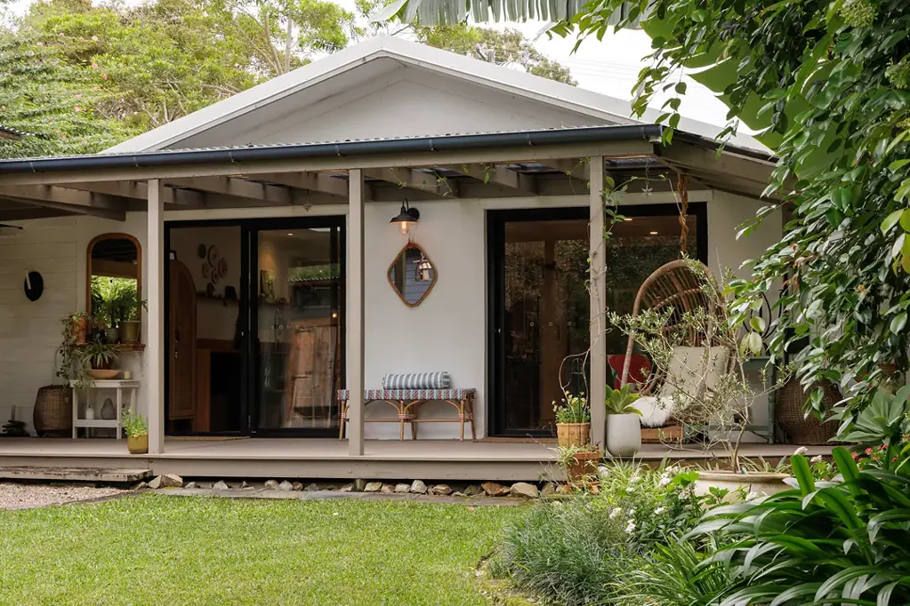 Tewantin 3房  FAIRYTALE RIVER COTTAGE IN OLD TEWANTIN