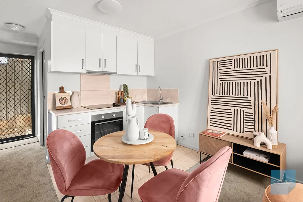 Footscray 2غرفة نوم Exceptional Ground-Floor Low-Maintenance Living in a Prime Footscray Locale!