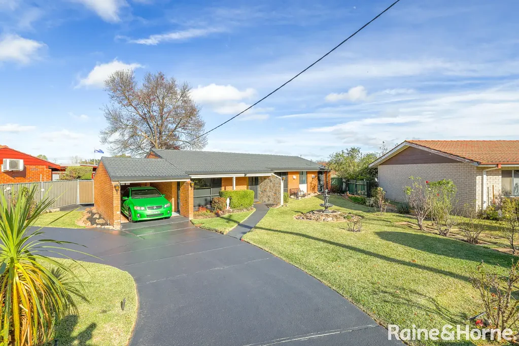 Renovated 3 bedroom Home close to Trinity Shops - Available Now!!!!