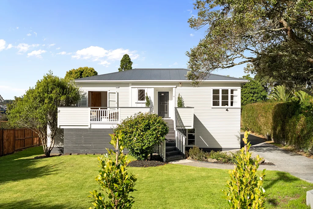 Greenlane 5Kwarto Declared Reserve Under $1,899,000 - Must Be Sold!