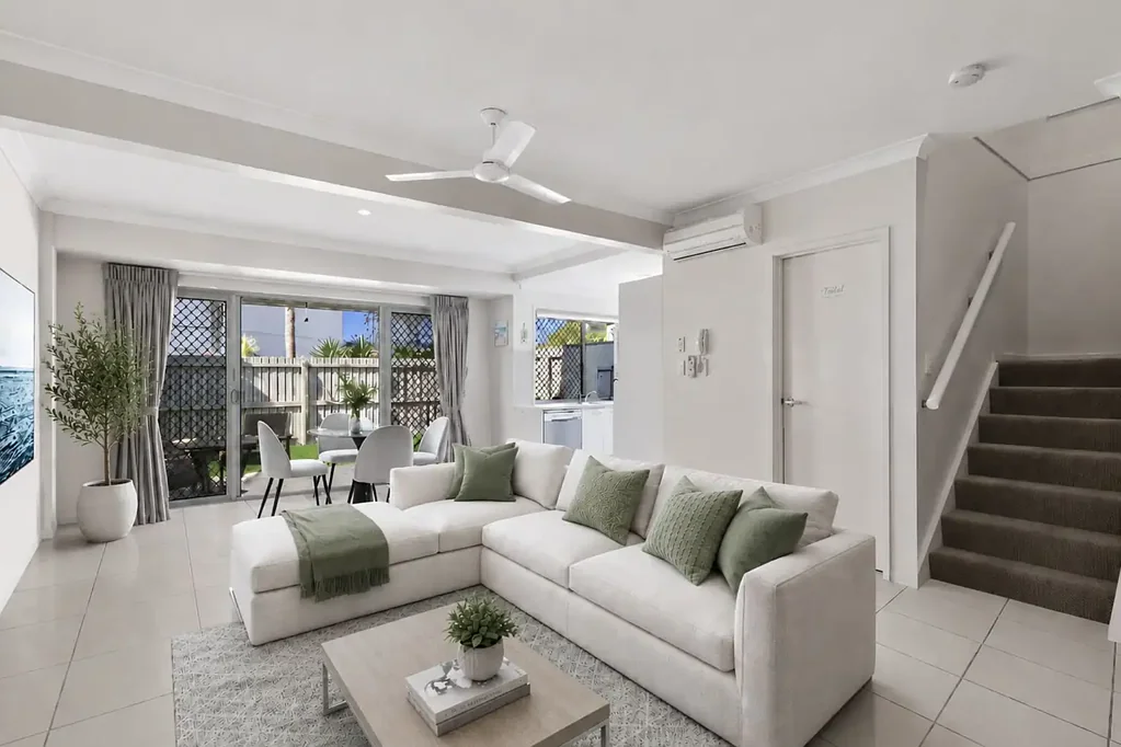Currimundi 3房  Contemporary Freehold Townhouse in Currimundi Hot Spot