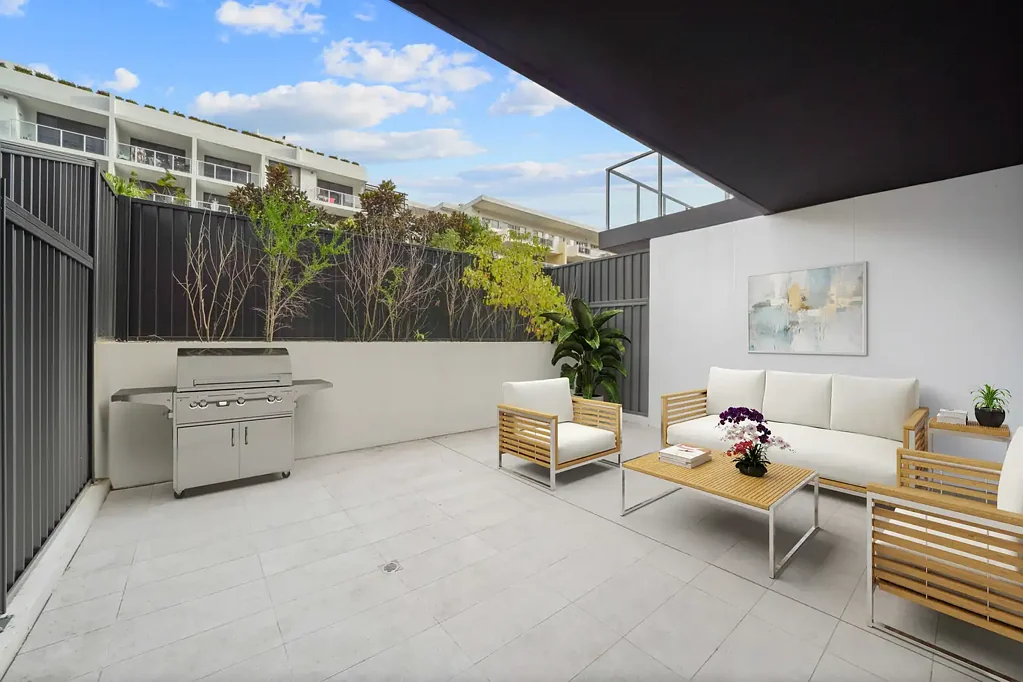 Wolli Creek 2房 宽敞室内外流动 私人街道层入口 低维护平面图 后院娱乐场所 现代燃气厨房 两卧延伸庭院 主卧套间浴室 现代浴室洗衣房 安全停车存储笼 管道空调橡木地板 步行可达步道商圈 Oversized Apartment with Entertainers Courtyard