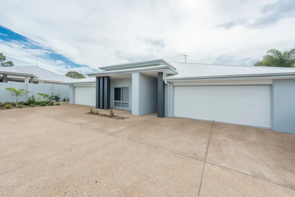 COASTAL ELEGANCE WITH DESIGNER FINISHES IN THE HEART OF BARGARA