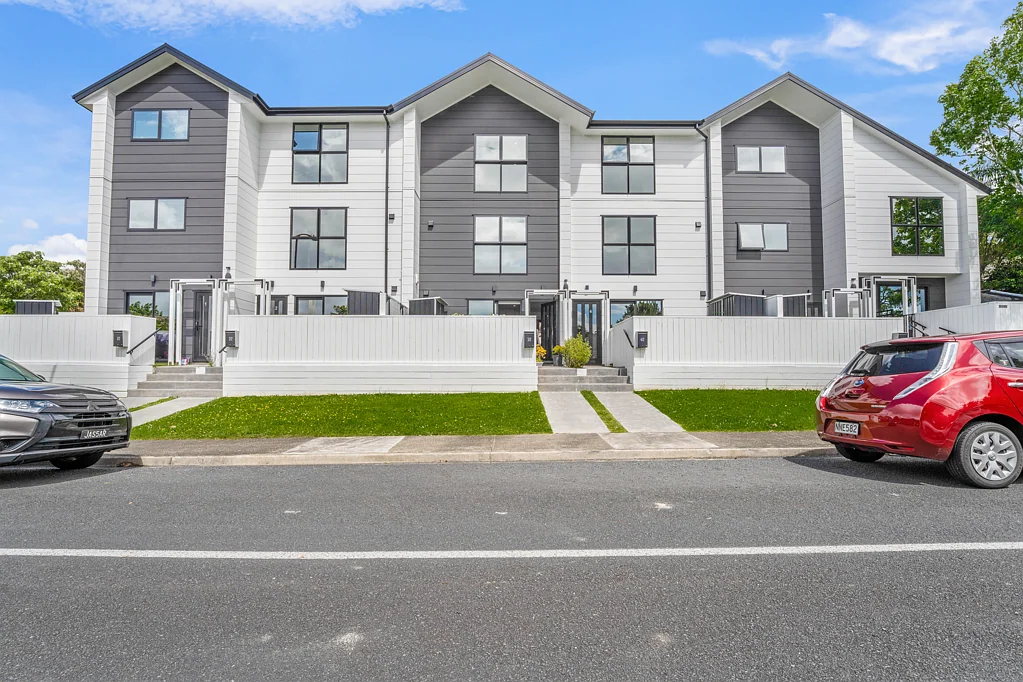 3/2 Jadewynn Drive, Massey, Waitakere City, Auckland