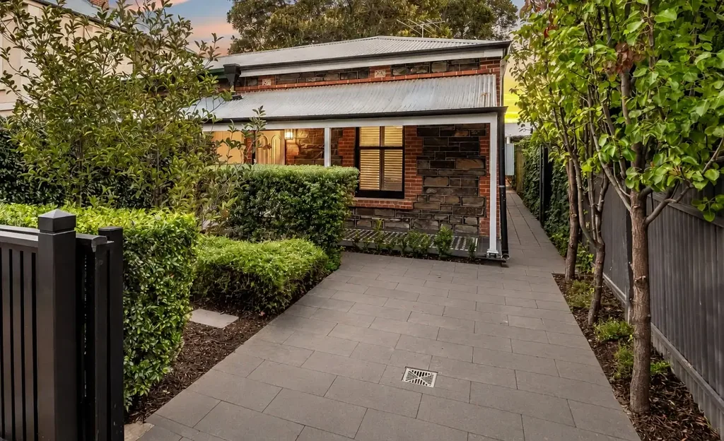Parkside 3 Bedroom Heritage soul meets modern conviction, right where the city-fringe lives its best life…