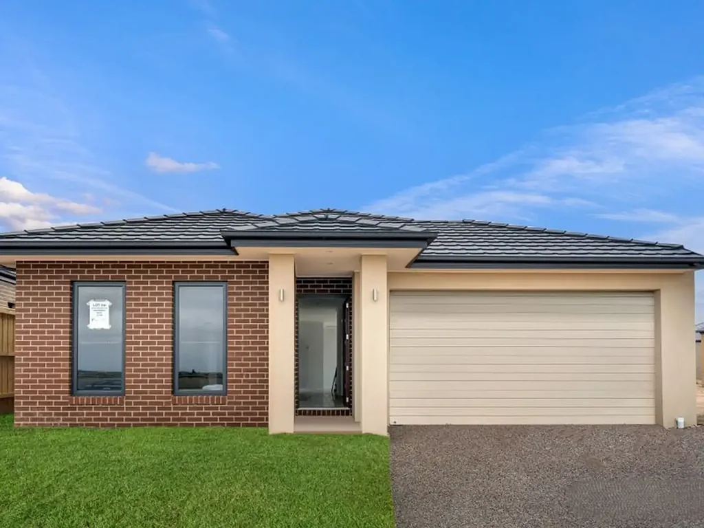 Spacious Four-Bedroom Family Home in Clyde!!