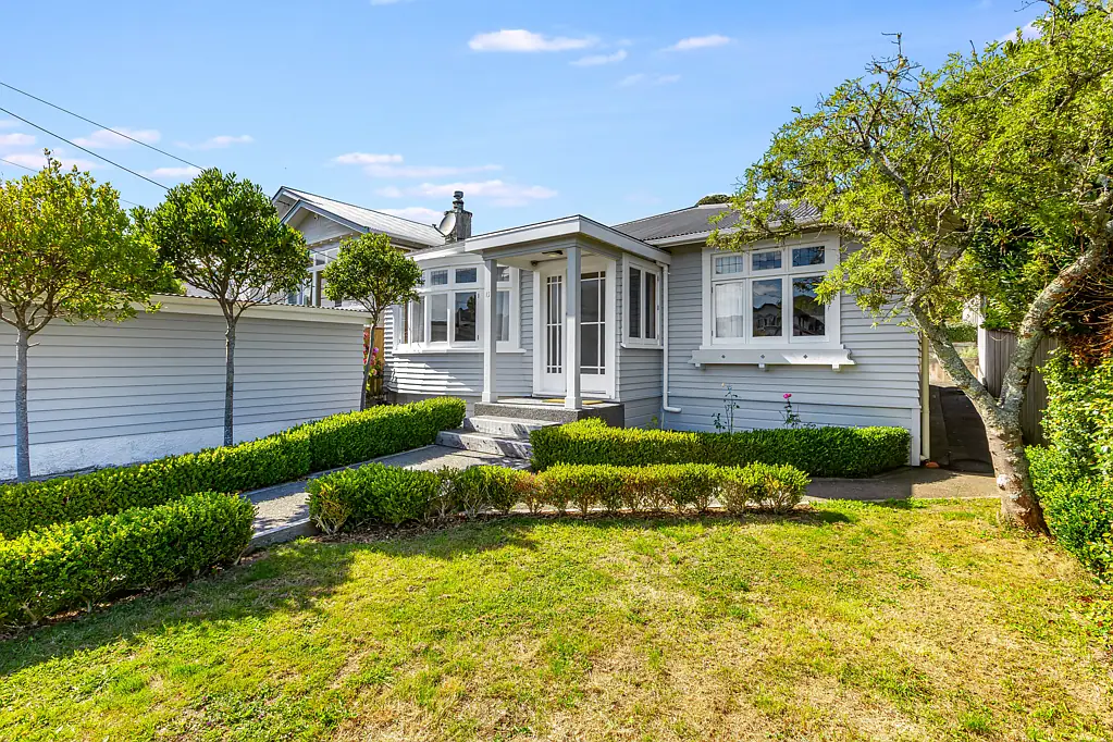 13 Firth Terrace, Karori, Wellington