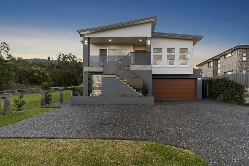 Stream Hill 5房  5-Bedroom Home Designed for Entertaining