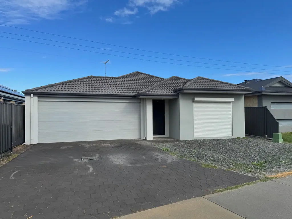 FAMILY LIVING & LOCATION