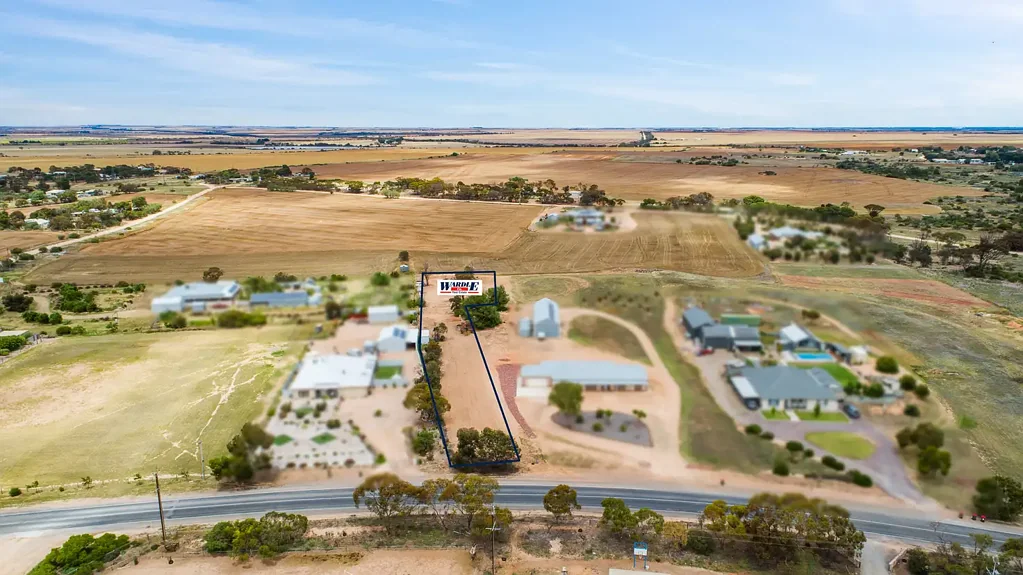 East Moonta IT STARTS HERE - EAST MOONTA