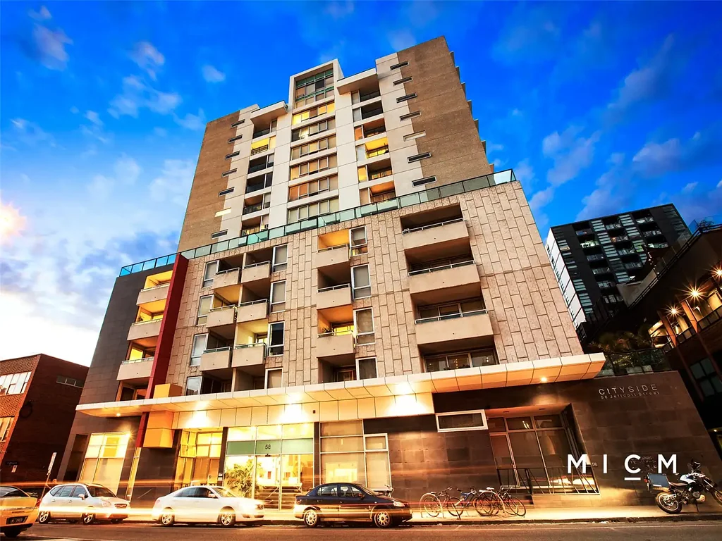 Stunning Cityside Pad, an Inner-City Delight