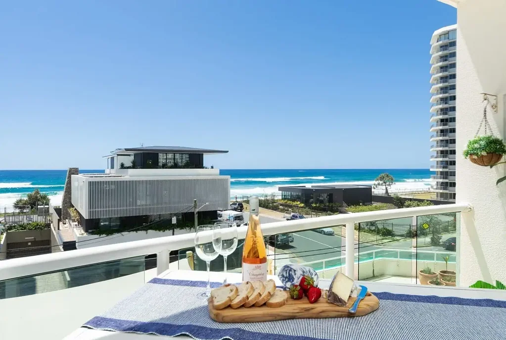 Main Beach 2 Bedroom Contract Collapsed - Exceptional Investment Opportunity | N/E Beachfront Apartment in Main Beach