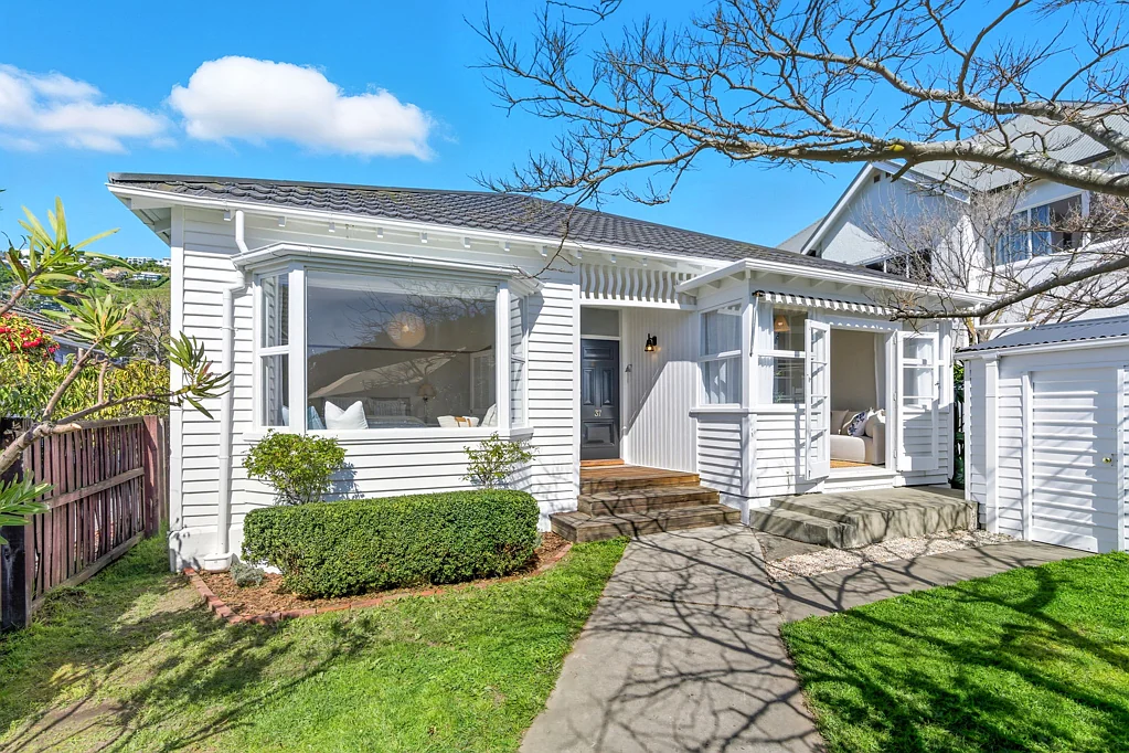 Sumner 4部屋 Coastal Charm with Modern Flexibility