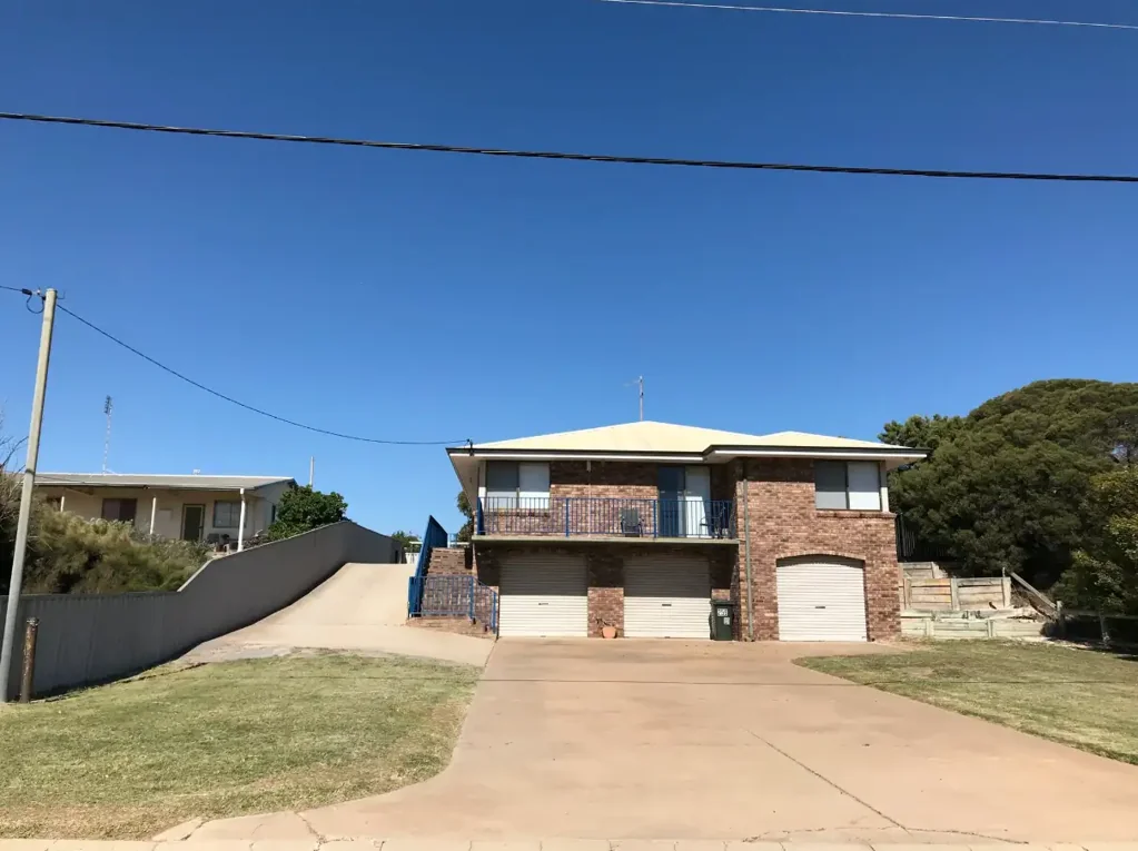 Ideal Fully Furnished Unit - Perfect for FIFO/DIDO Workers