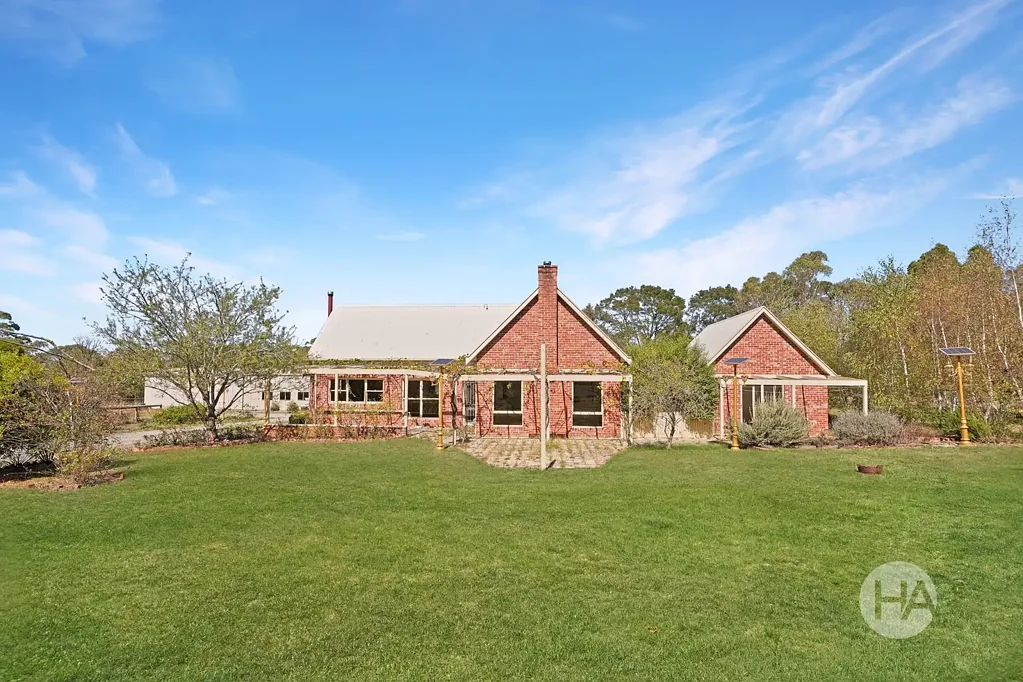 Hastings 4ਬੈੱਡਰੂਮ A Beautiful Old Country Farmhouse with Space, Character & Opportunity