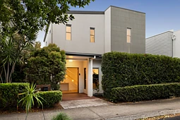 8 St Clair Street, Maroochydore
