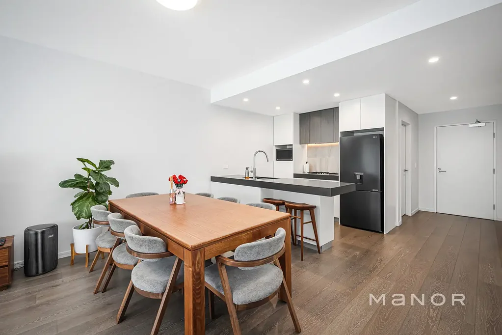 Winston Hills 2Phòng ngủ Convenient Charm, Top Floor Apartment In The Heart Of Winston Hills