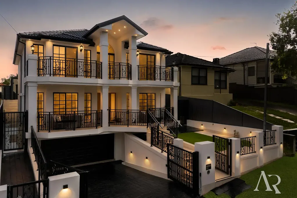 Yagoona 6कमरा Grand French Provincial Residence with Resort-Style Living & Flexible Family Spaces