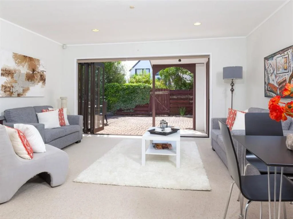 2-BEDROOM IN Mt Wellington
