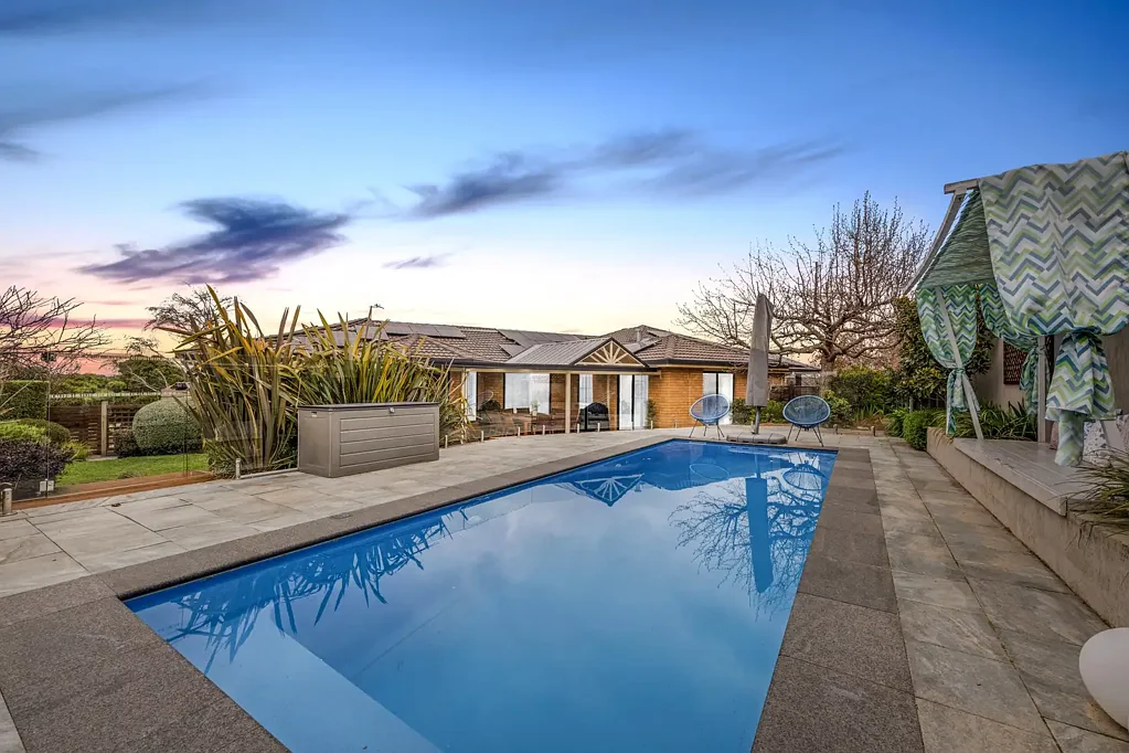 Nicholls 4 Bedroom Stunning fully renovated family home in a tightly held cul-de-sac